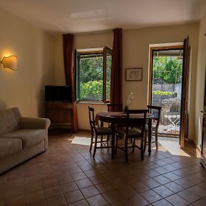 Appartamento con 2 camere da letto in edificio annesso